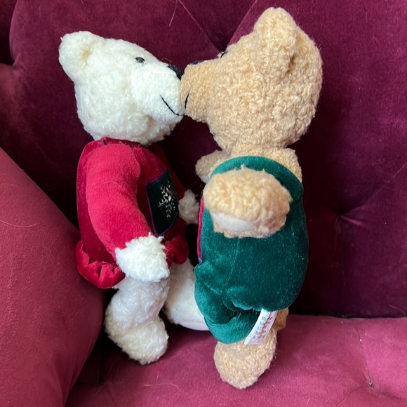 VTG📌Hallmark Christmas Kissing Mistletoe Teddy Bears Plush Animals Love & Kiss - Picture 2 of 14